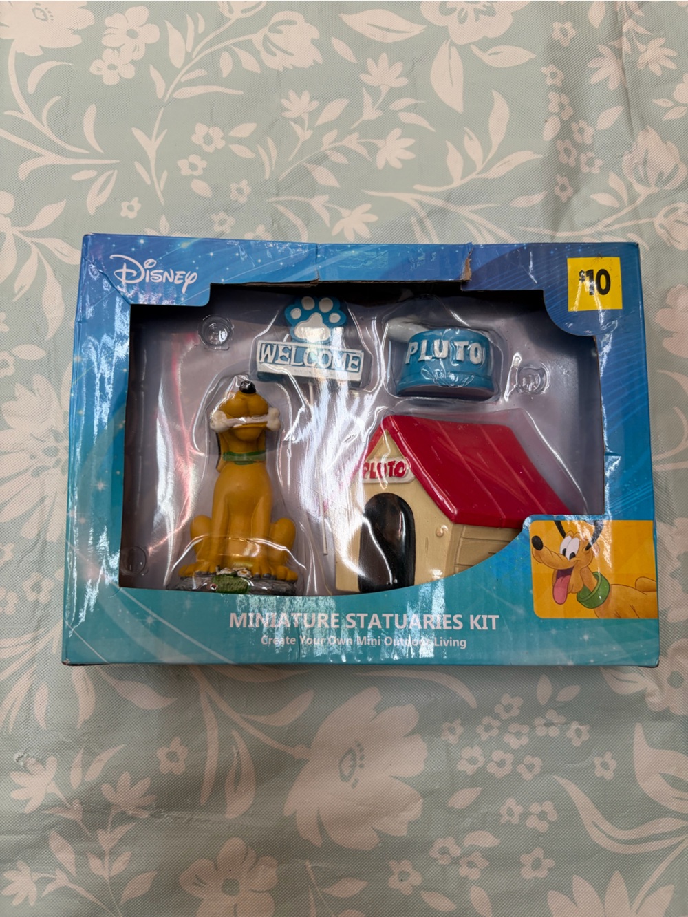 Disney Pluto Miniature Garden Statues Kit
